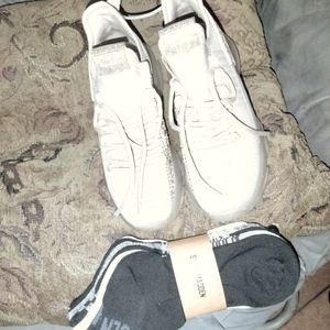 Steve Madden shoes with socks